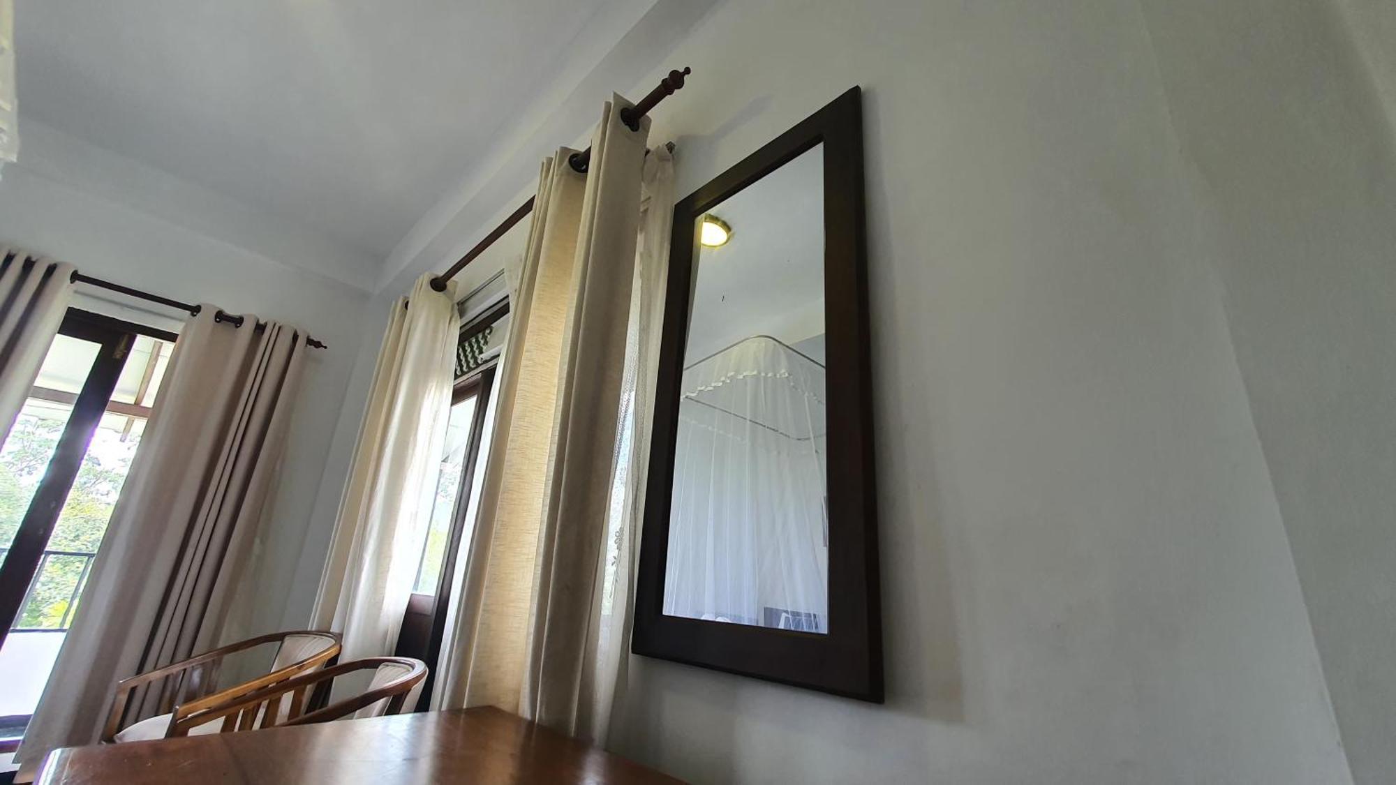 Emerald Mirror Guest Ella Bagian luar foto